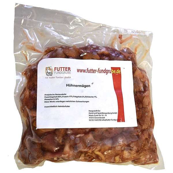 Ein transparenter Kunststoffbeutel mit mehreren rohen Hühnermägen. Die Mägen sind dunkelrot bis bräunlich, glänzend und leicht gewölbt. Auf dem Beutel befindet sich ein weiß-rotes Etikett mit der Aufschrift „Hühnermägen“.