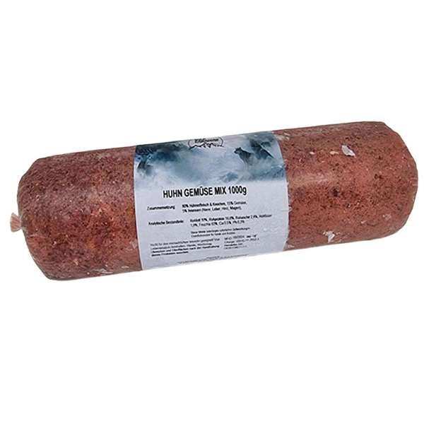 Eine Frostfleischrolle mit weißem Etikett und der Aufschrift „Huhn Gemüse Mix 1000g“. Verpackt in einem nicht essbaren Kunstdarm. Die Füllung ist fein gewolft und zeigt eine rötlich-braune, gleichmäßige Masse mit leicht marmorierter Struktur.