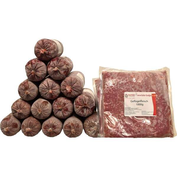 Ein Sparpaket mit mehreren Frostfleischrollen in durchsichtigem Kunstdarm, pyramidenförmig gestapelt. Daneben steht ein flacher Kunststoffbeutel mit fein zerkleinertem Fleisch.